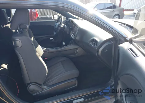 2017 Dodge Challenger Sxt z USA, uszkodzony, nr VIN 2C3CDZAG0HH598362